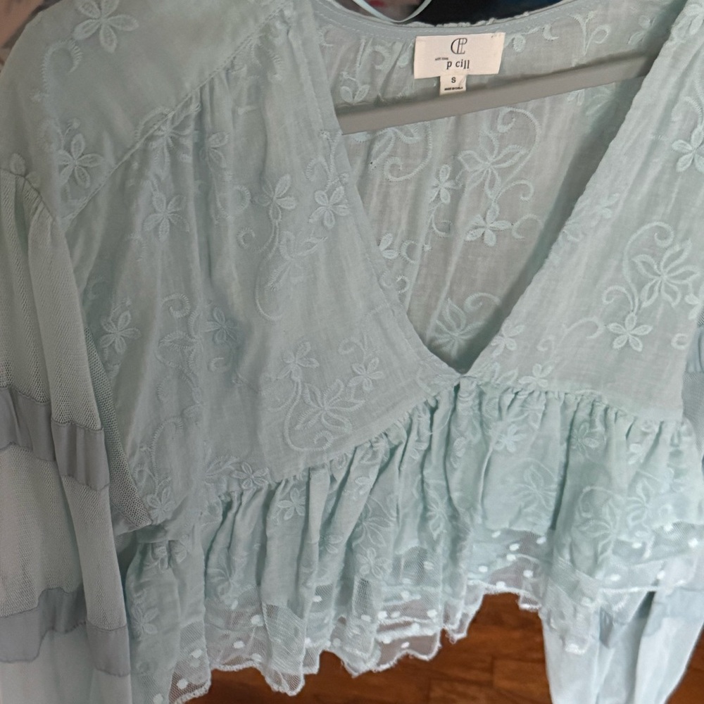 P. Cill boutique brand gorgeous Light Blue Blouse EUC worn one time will fit XS - Picture 7 of 7